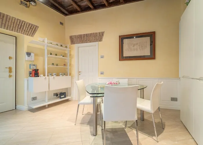 Secret Luxury Retreat In The Heart Of The Ghetto By Houseeds Apartment